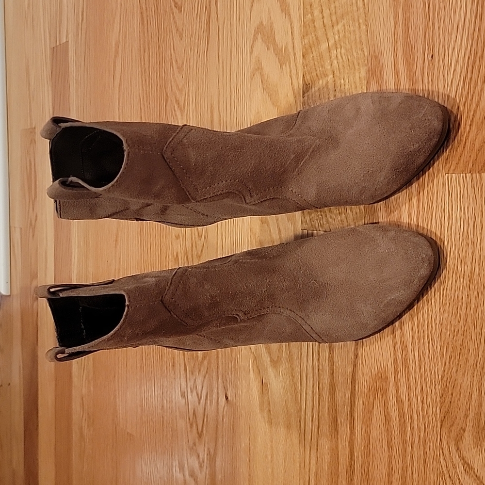 Light tan color suede western style pull on booties in 8.5 size by Aerosoles